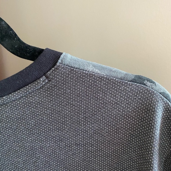 Under Armour T Shirt - Picture 9 of 10